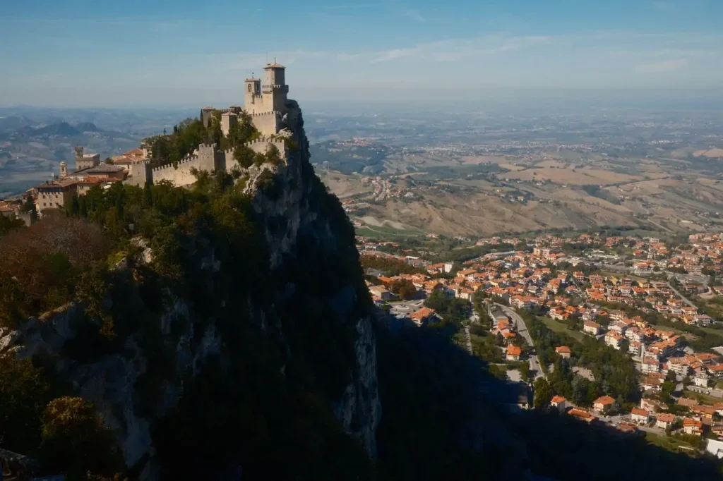 Forteresse de Saint-Marin, perchée sur son piton rocheux